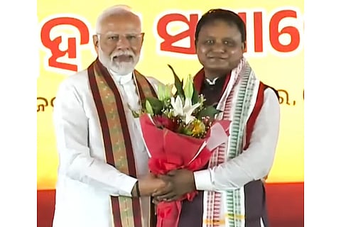 Narendra Modi with Mohan Charan Majhi